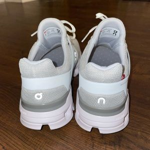 On Cloud tennis shoes. Perfect condition!